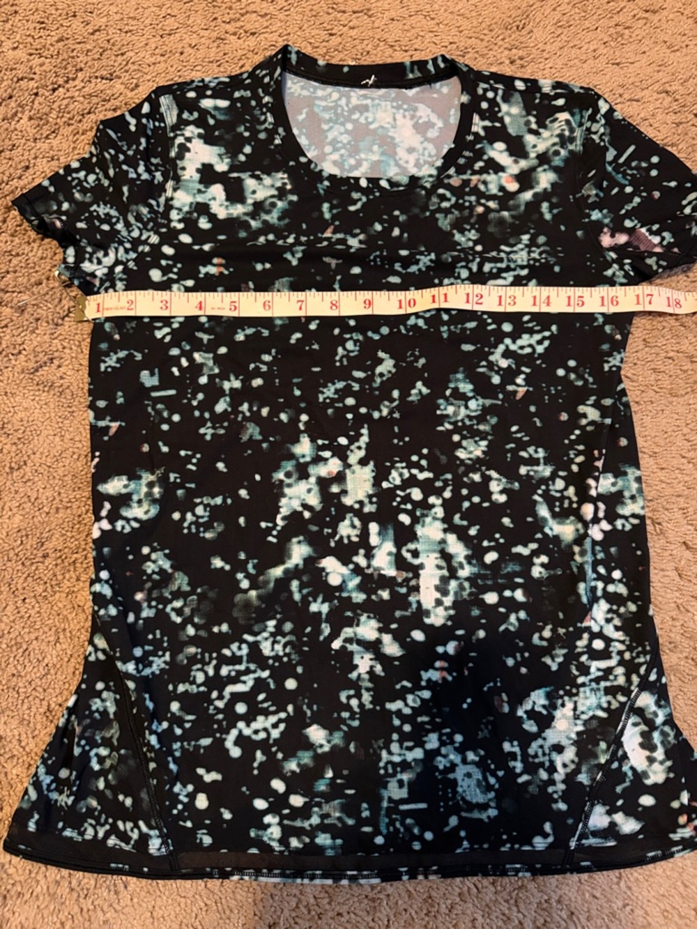 Lululemon into the sun, black multi size 4